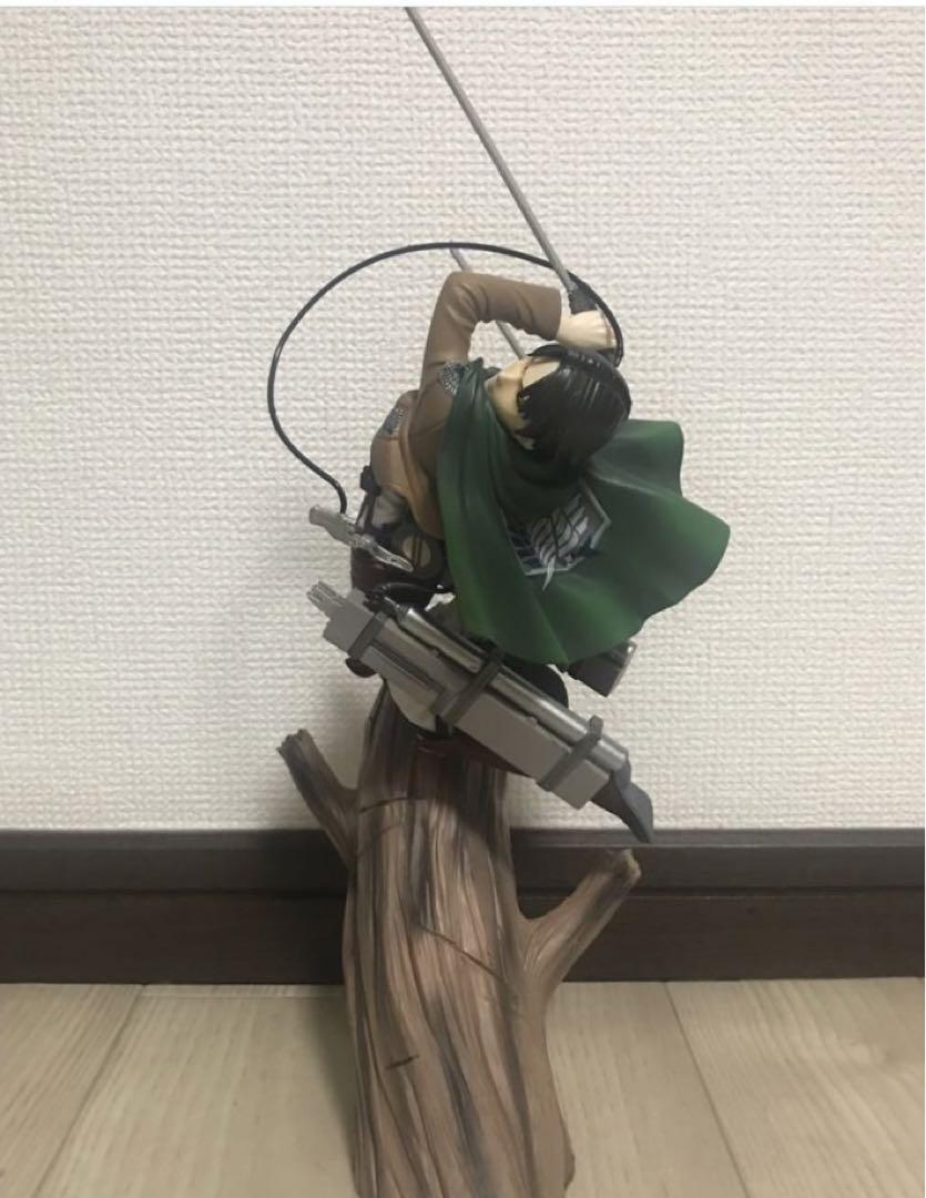 

[USED] Kotobukiya Levi Attack on Titan Figure