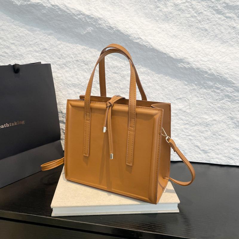 Summer Trend Fashion Simple Versatile Shoulder Bag Casual Commuter Messenger Bag Women's Small Square Bag