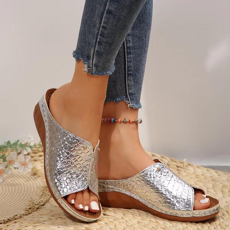 Women Gold Wedge Slippers New Summer Woman Crocodile Print Platform Sandals Female PU Leather Non Slip Beach Slides