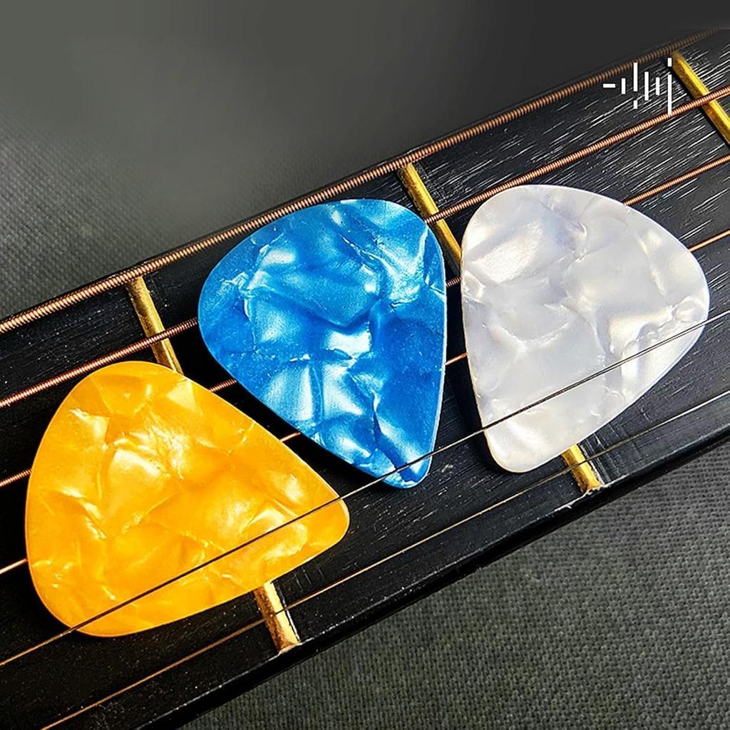 10 Pcs Colorful Love Heart Guitar Picks Plectrums Guitar Accessories Celluloid Guitar Picks 0.5 0.75 1.0 mm Thin Variety Natural Feel, Warm Tone for