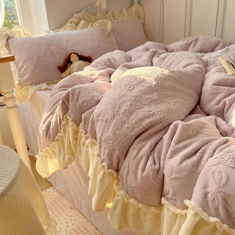 Princess Style Winter Carved Velvet 4-Piece Bedding Set: Class A Mother and Baby Warm, Thick Lace Quilt Cover