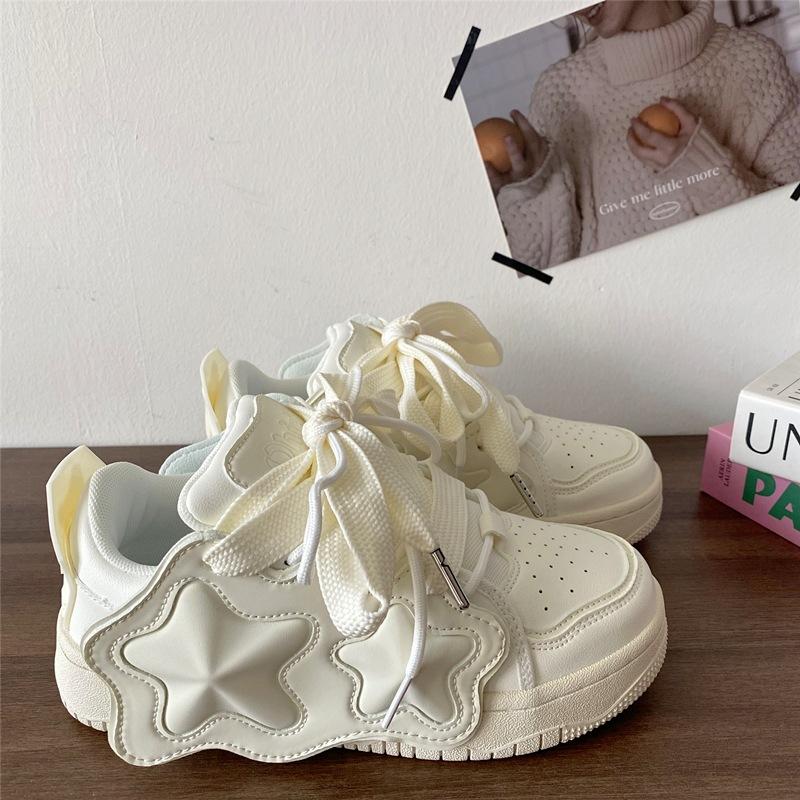 Little white shoes women's autumn 2025 new models with skirts, shoes women's ins niche design casual versatile board shoes women's shoes