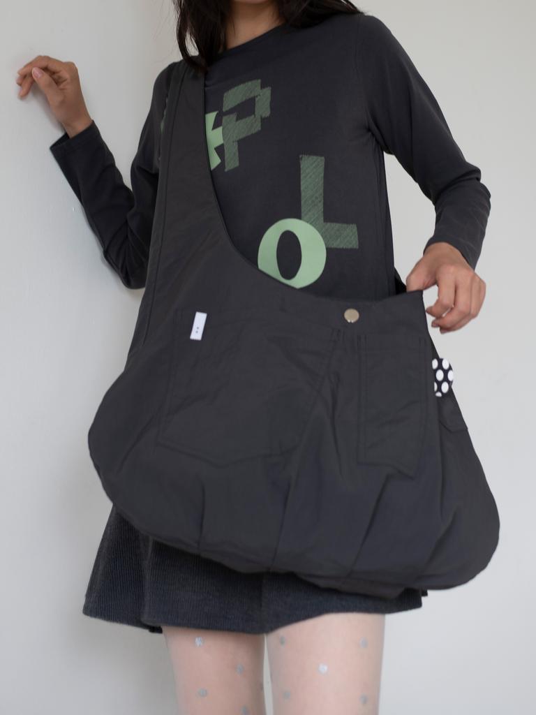 Onska Reversible Pocket Bag (Black & Charcoal)