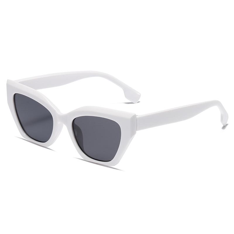 Retro Square Frame Sunglasses: Trendy European & American Style with Unique Design