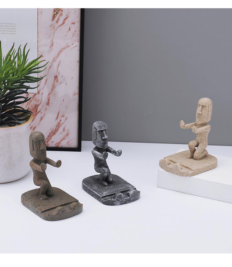 Desktop Mini Kung Fu Moai Phone Stand: Quirky Stone Statue for Office or Lazy Stand Use