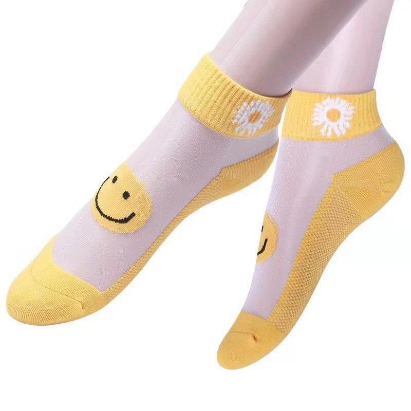 Women's Daisy Ice Silk Low-Cut Summer Socks - Breathable, Comfortable, Thin, and Chic Short Boat Socks