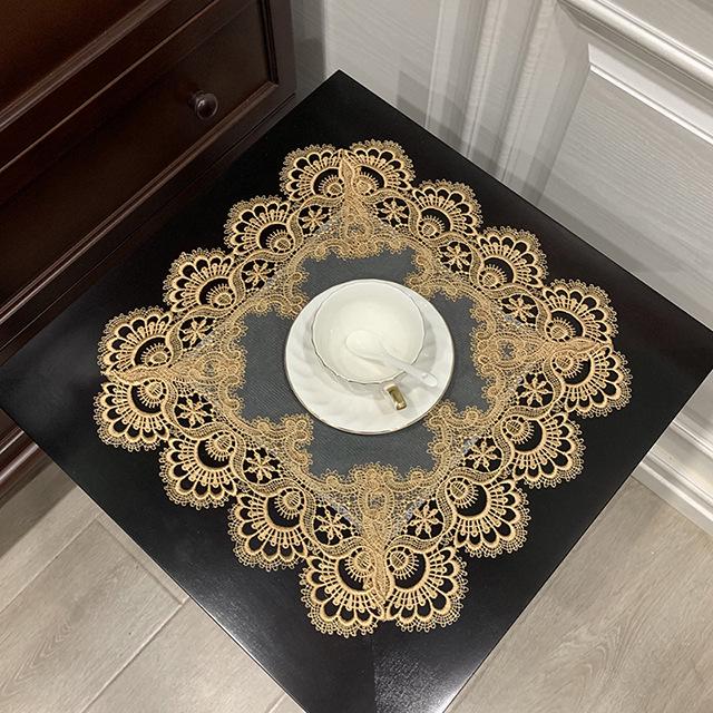 

Вінтажна французька мереживна скатертина: Маленький килимок для кавового столика та чохол для чайного сервізу 30x43 cm