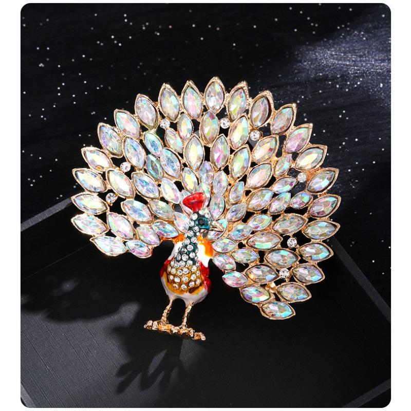 Peacock Brooch for Women, European and American Fashion, Clothing Accessories, Vintage Animal High-end Chest Flower