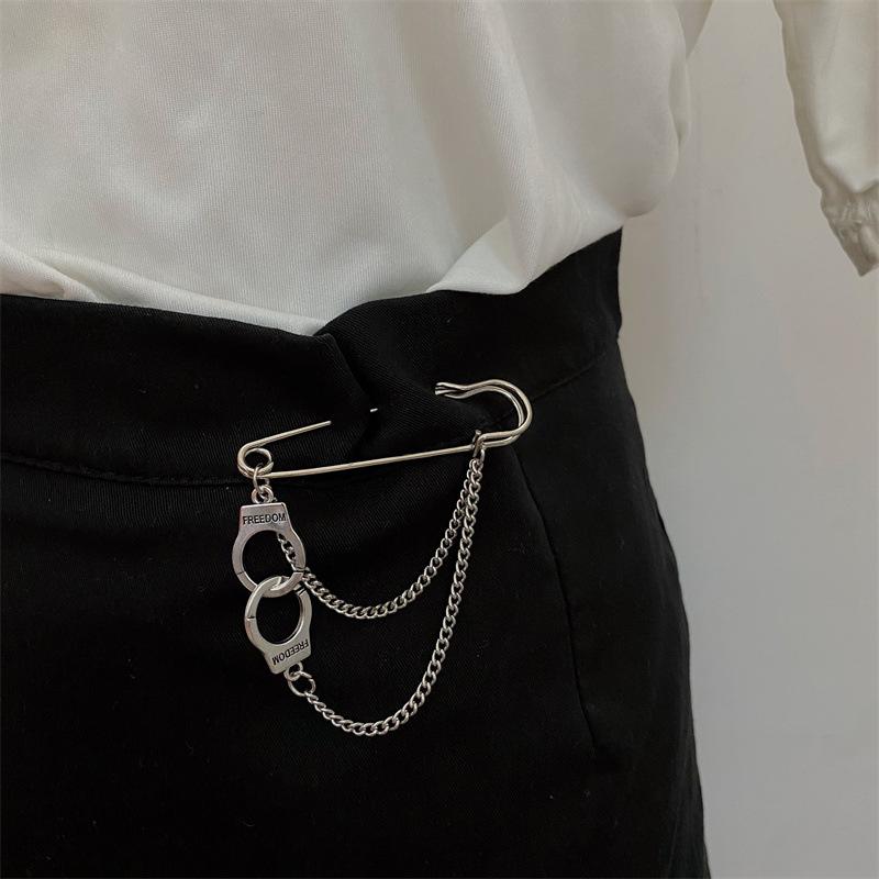 Korean Style Metal Star Chain Brooch for Women Men Suit Decoration Tassel Chain Metal Beads Pin Cloth Jewelry Accessories