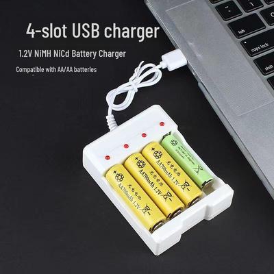 USB-Akkuladegerät mit 4 Steckplätzen für AA/AAA NiMH/NiCd-Akkus