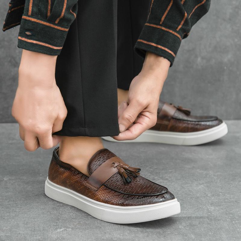 New Mens Slip on Shoes  New Arrival Flats All-match Men Casual Footwear Classic Mens Loafers Men Outdoor Walking Shoe