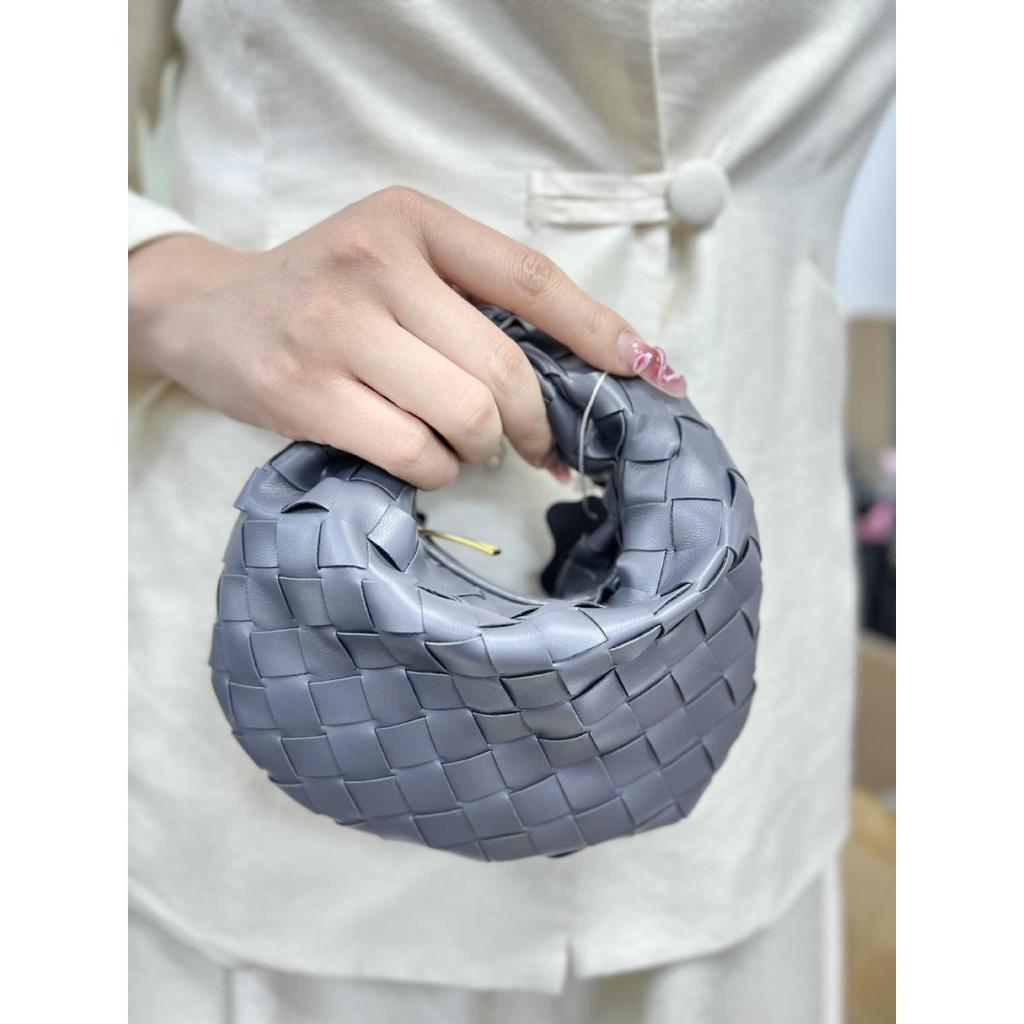 Popular Woven Bag 2025 Spring New Cloud Messenger Bag Versatile Mini Handbag Manufacturer Price