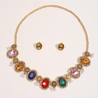 Modische ovale Ohrringe, Vintage-Edelsteine Strass-Anhänger Halskette Stecker-Ohrring-Set Damenschmuck