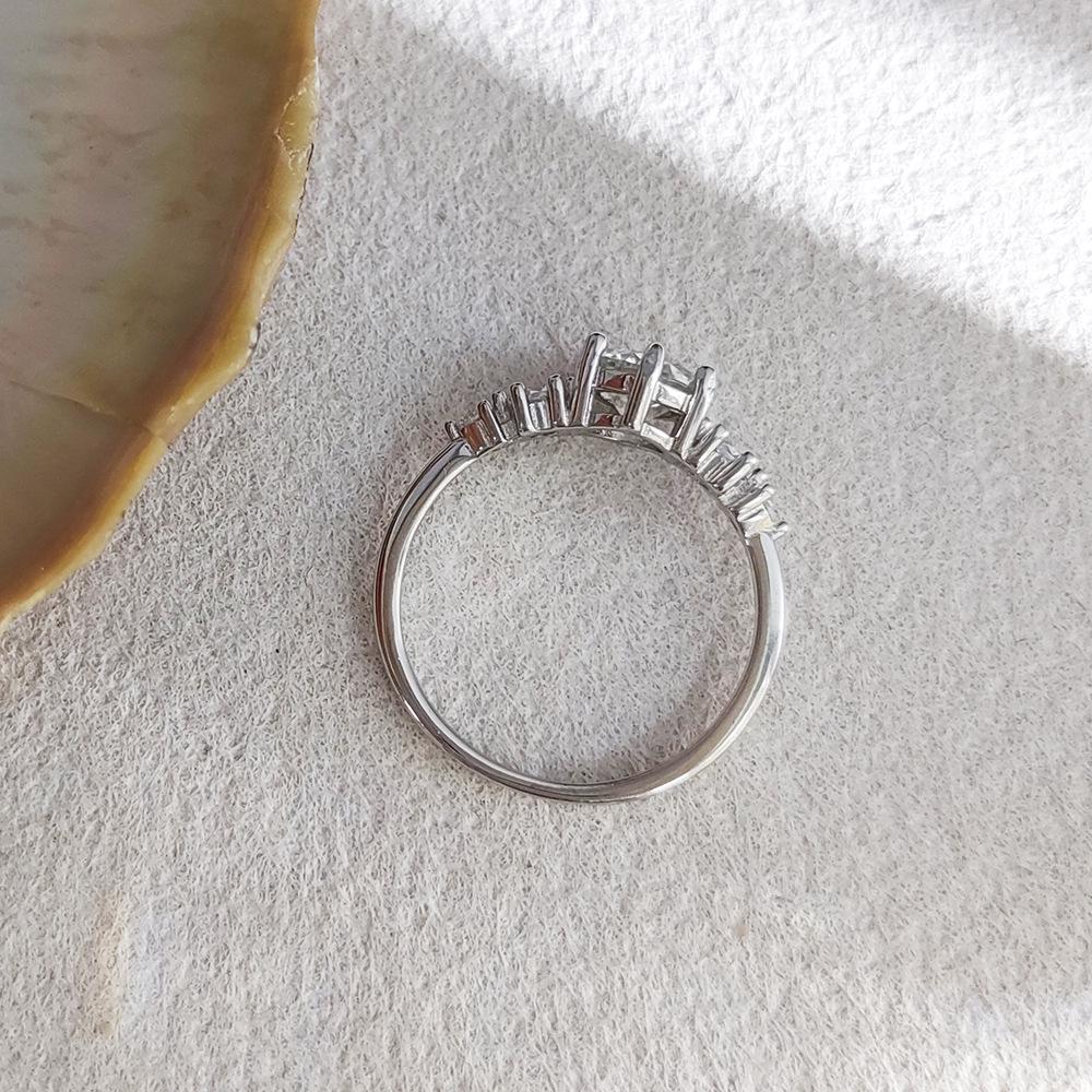 1 Carat Moissanite Classic Six-Claw S925 Silver Ring for Women