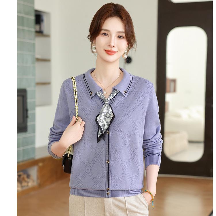 Mom's Autumn Clothes, Fashionable Knitted Base Shirt, Sweater, Middle-aged and Elderly Sweater, Middle-aged Fashion Age-reducing Top