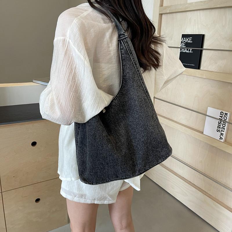 Leisure Commuting Washed Denim Large Capacity Bag