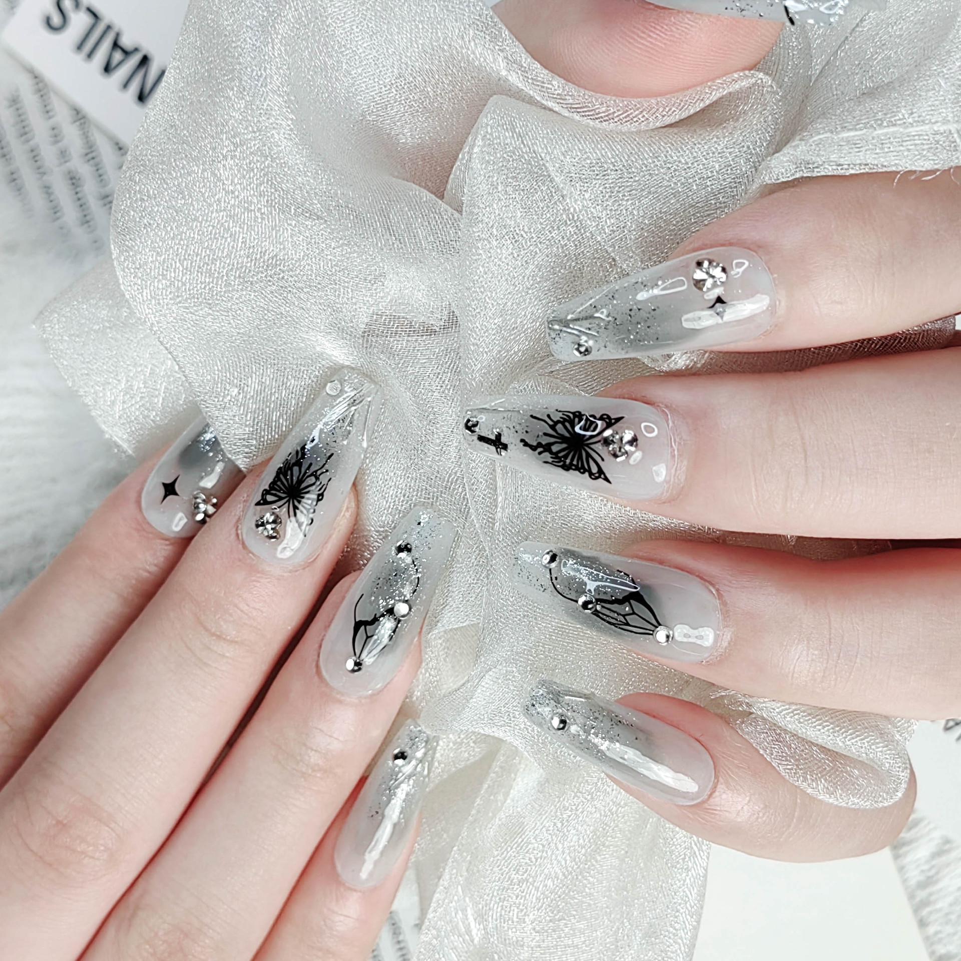 

Purely Handmade High-End Butterfly Nail Tips – Sparkling, Handcrafted Design for a Chic Look Small Size S
