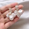 Boucles d'oreilles pendantes en forme de fleur en acrylique pour femmes, Style européen américain Longues pendantes, Bijoux élégants pour fête Cadeaux