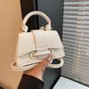 Fashion mini handbags are popular today, autumn and winter new shoulder messenger bags, small square bags for women