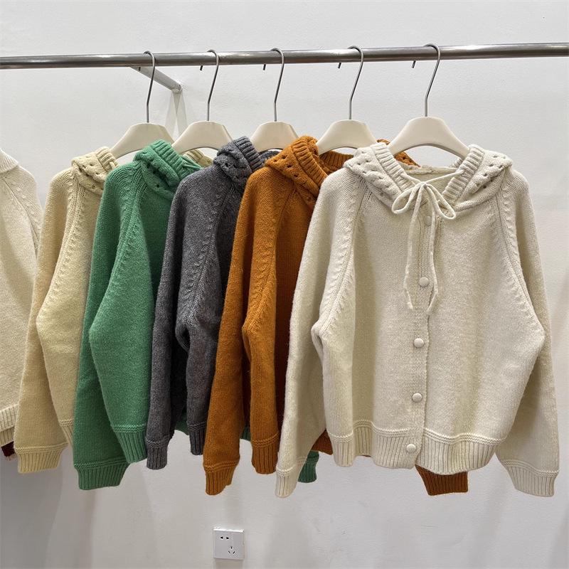 Korean-Style Women's Retro Hooded Sweater Coat - Autumn/Winter Knit Top, Skin-Flattering & Versatile