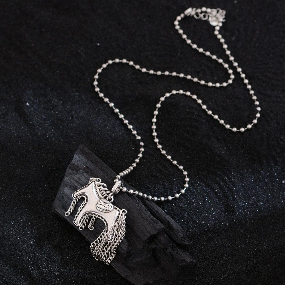 Cold Wind Fringe Pendant, Pony Necklace, Elegant Retro Exquisite Personality, Niche Design Jewelry