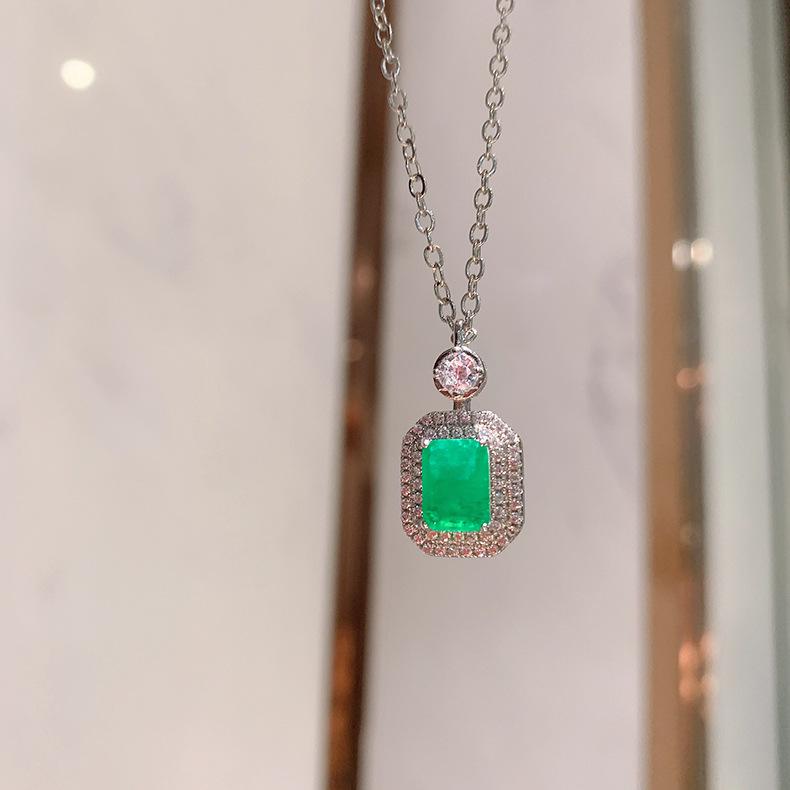 Vintage square emerald pendant simulation pigeon blood red treasure necklace jewelry accessories