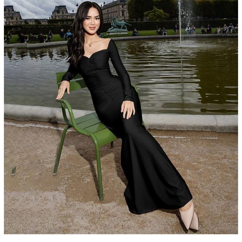 Temperament and High-end Pleated Square-neck Long-sleeved Dress for Women, Slimming and Hip-hugging Long Skirt