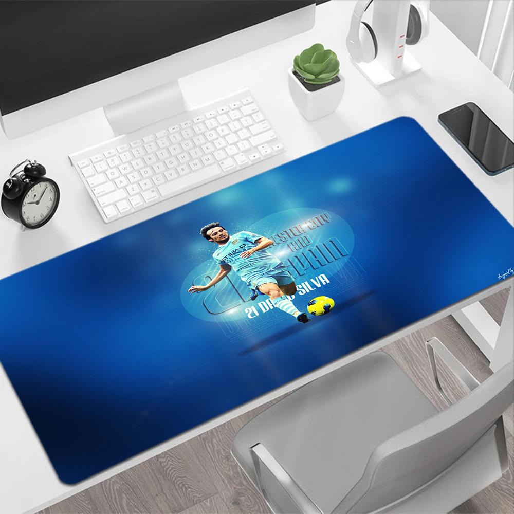 Football Player Action Large Mouse Pad Desk Mouse Pad Desktop Mouse Pad Non-Slip Rubber Base Computer Decor Item Office Use
