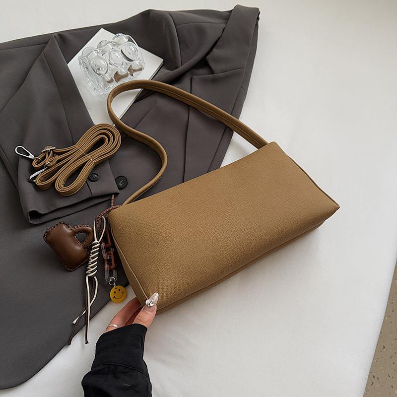 Underarm Bag Women's 2025 New Messenger Bag High Sense Popular Casual Versatile Shoulder Bag Autumn and Winter Baguette Bag