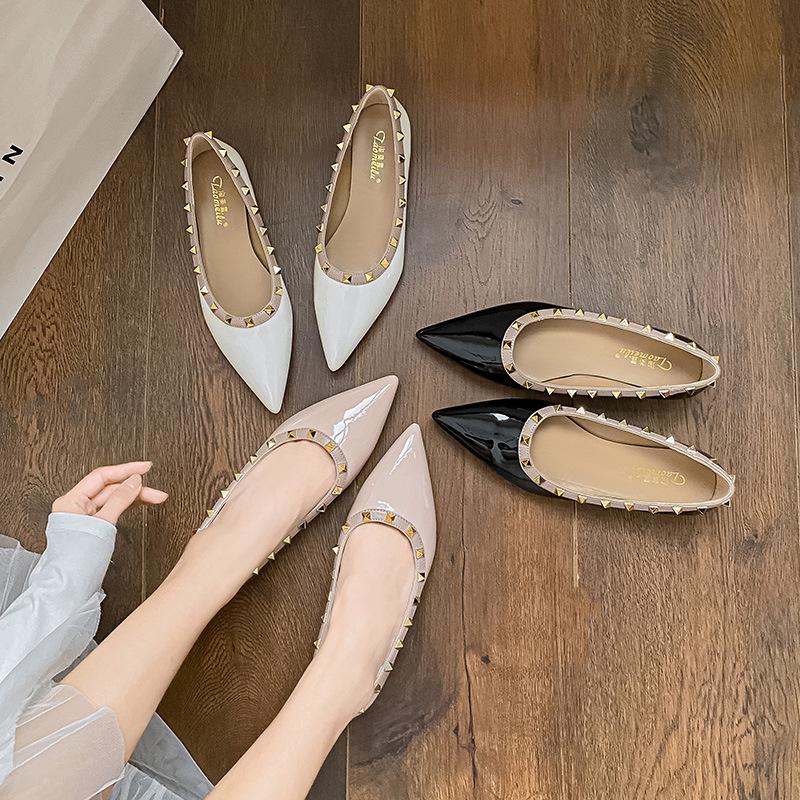French Temperament Pointed Single Shoes Women Shallow Mouth Spring and Autumn Women Rivet Patent Leather Evening Breeze Gentle Flat Bottom Large Size