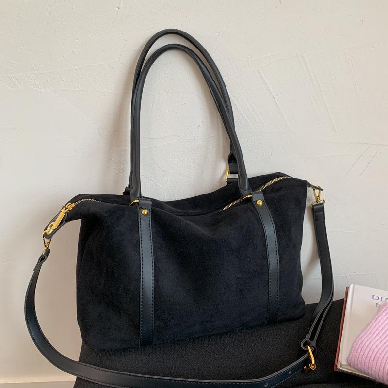 Suede Bag Women's Autumn and Winter 2025 New Niche Design Messenger Bag Popular Matte Retro Portable Tote Bag