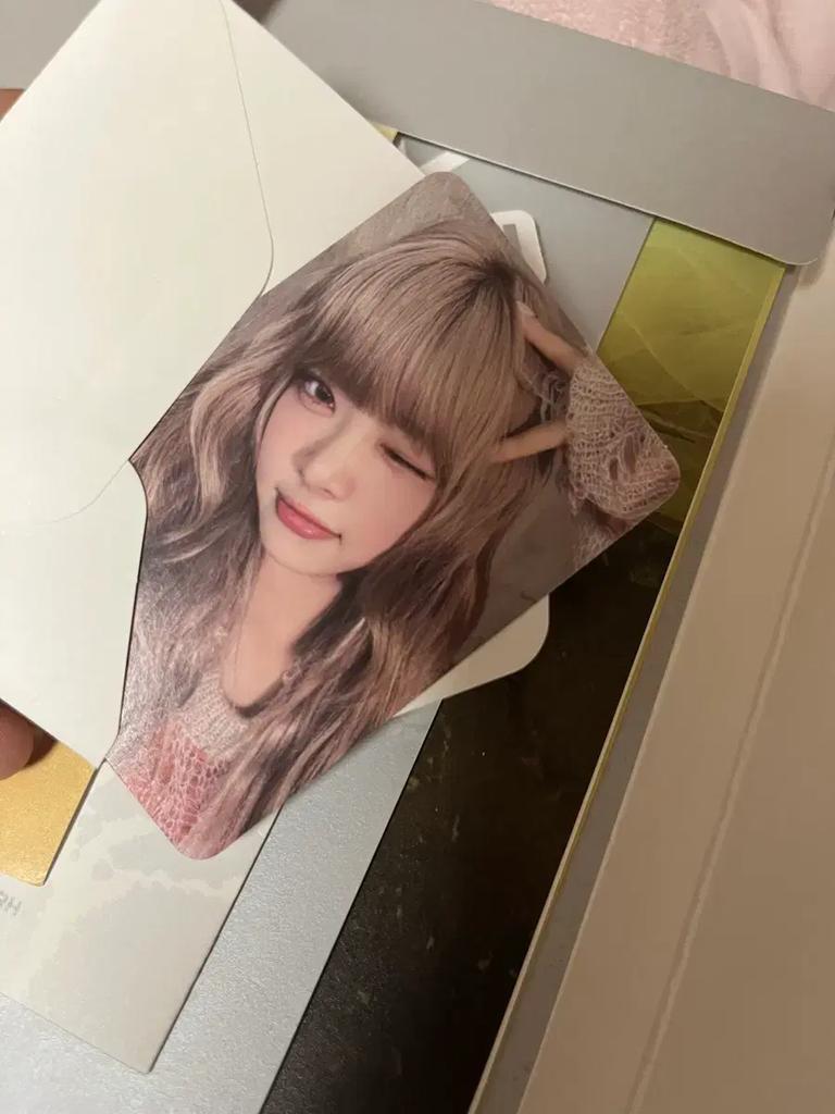 LE SSERAFIM (Geheimnis) EINFACH signiertes Album Sakura Hong Eun Che Kazu Hakim