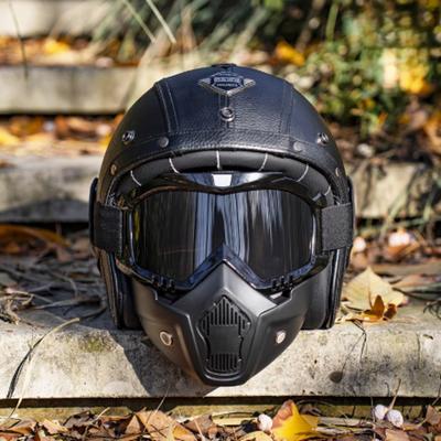 Schutzausrüstung – Motorradhelme