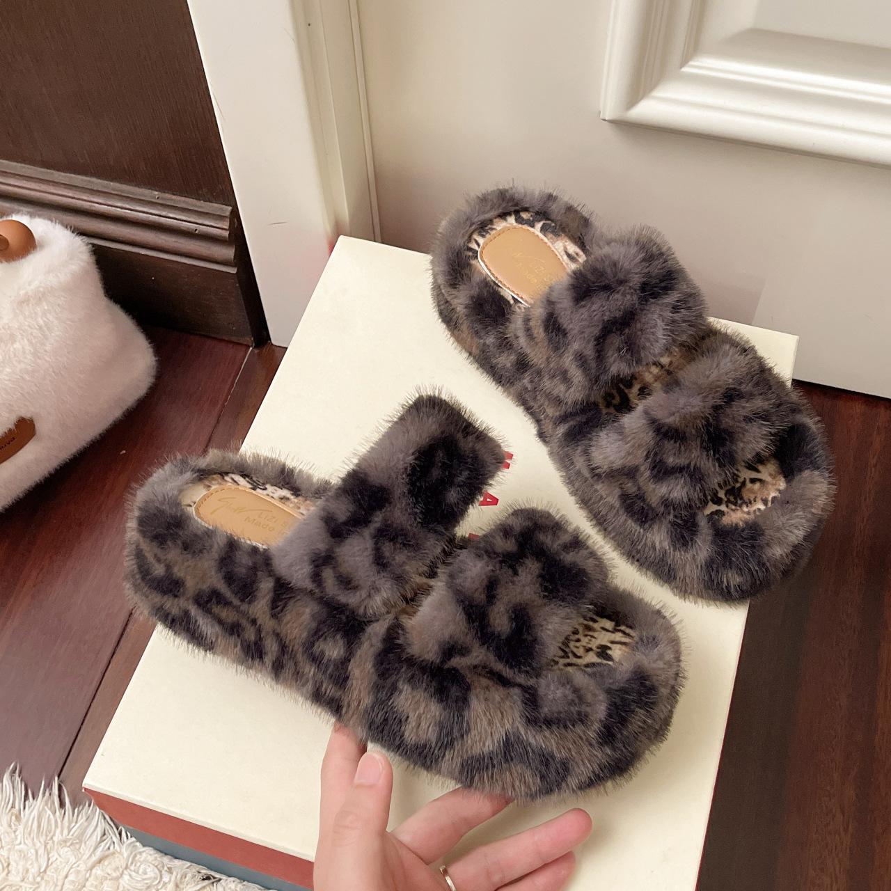 

Модные леопардовые пушистые тапочки для женской уличной обуви 2025 новая осенне-зимняя толстая подошва, внутренняя высота увеличивающая, хлопковый моп с бархатом b 40 серый