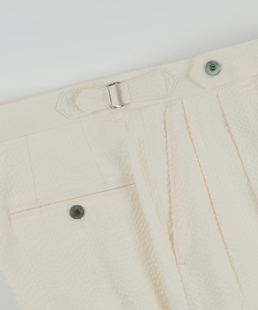 BELLIEF Essential Seersucker Adjust 2-Pleated Relaxed Chino (Ecru)