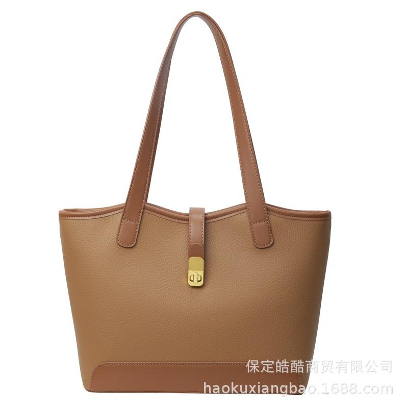 Casual tote bag women's large capacity 2025 new versatile shoulder commuter bag popular college student class bag this year