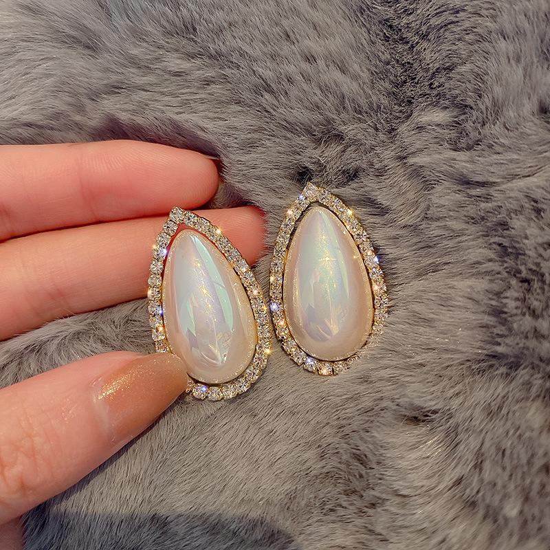 Zircon Irregular Round Pearl Earrings Light Luxury Premium Stud Earrings French Exquisite Versatile Earrings