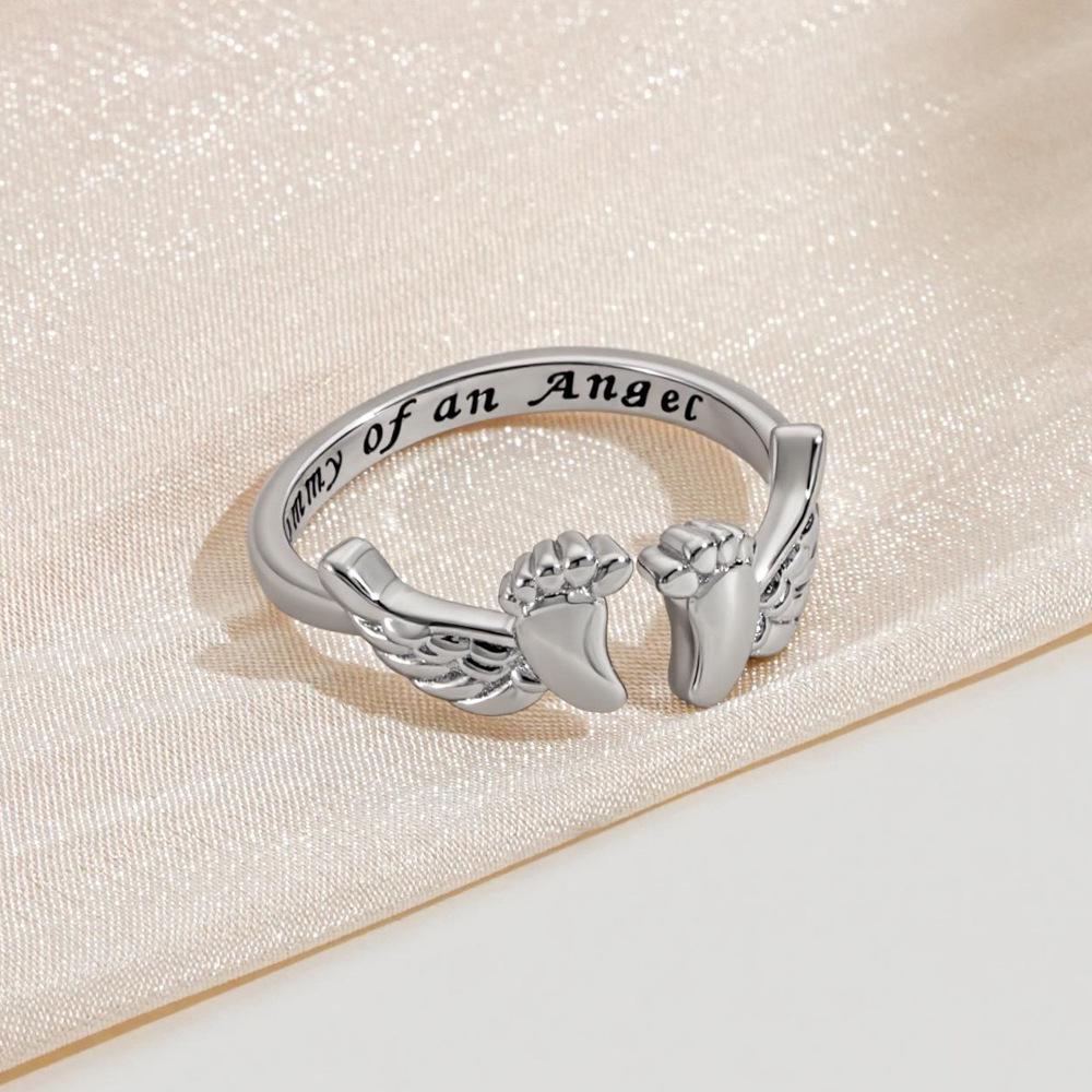 Elegant Mother Angel Ring with Baby Footprint - Sweet and Fashionable Jewelry for Women