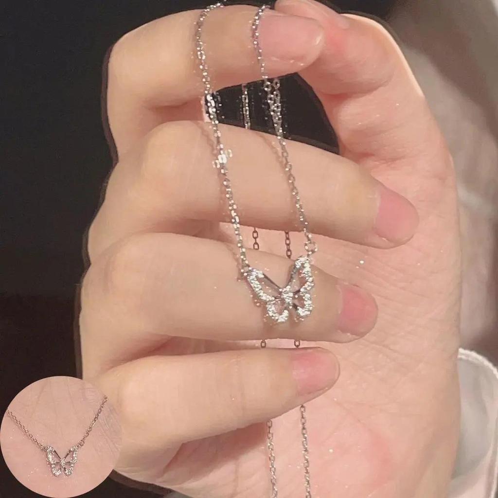 Korean Pearl Necklace: High-End Silver Clavicle Chain with Niche Design, Perfect for Light Luxury and Sweater Pendants.