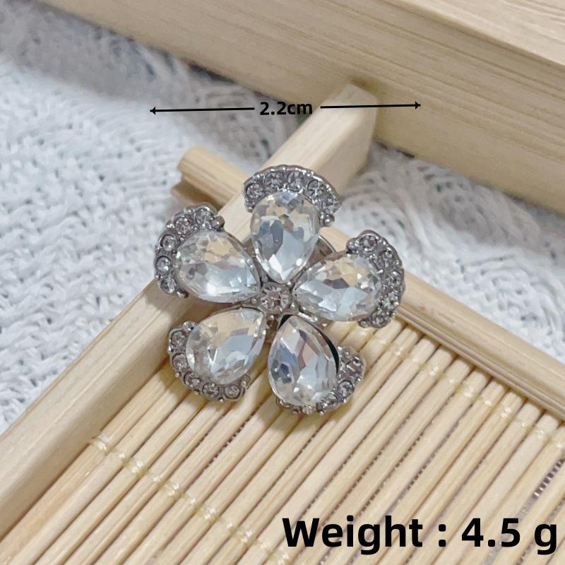 High-End Women's Butterfly Anti-Exposure Fashion Brooch