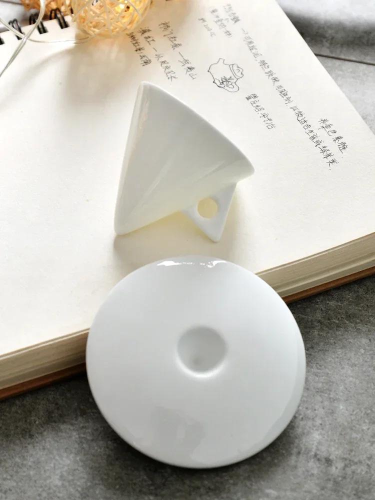 Nový speciálně tvarovaný čistě bílý špičatý šálek a podšálek keramický kostní porcelán šálek pro pár kreativní sada kávového šálku a podšálku