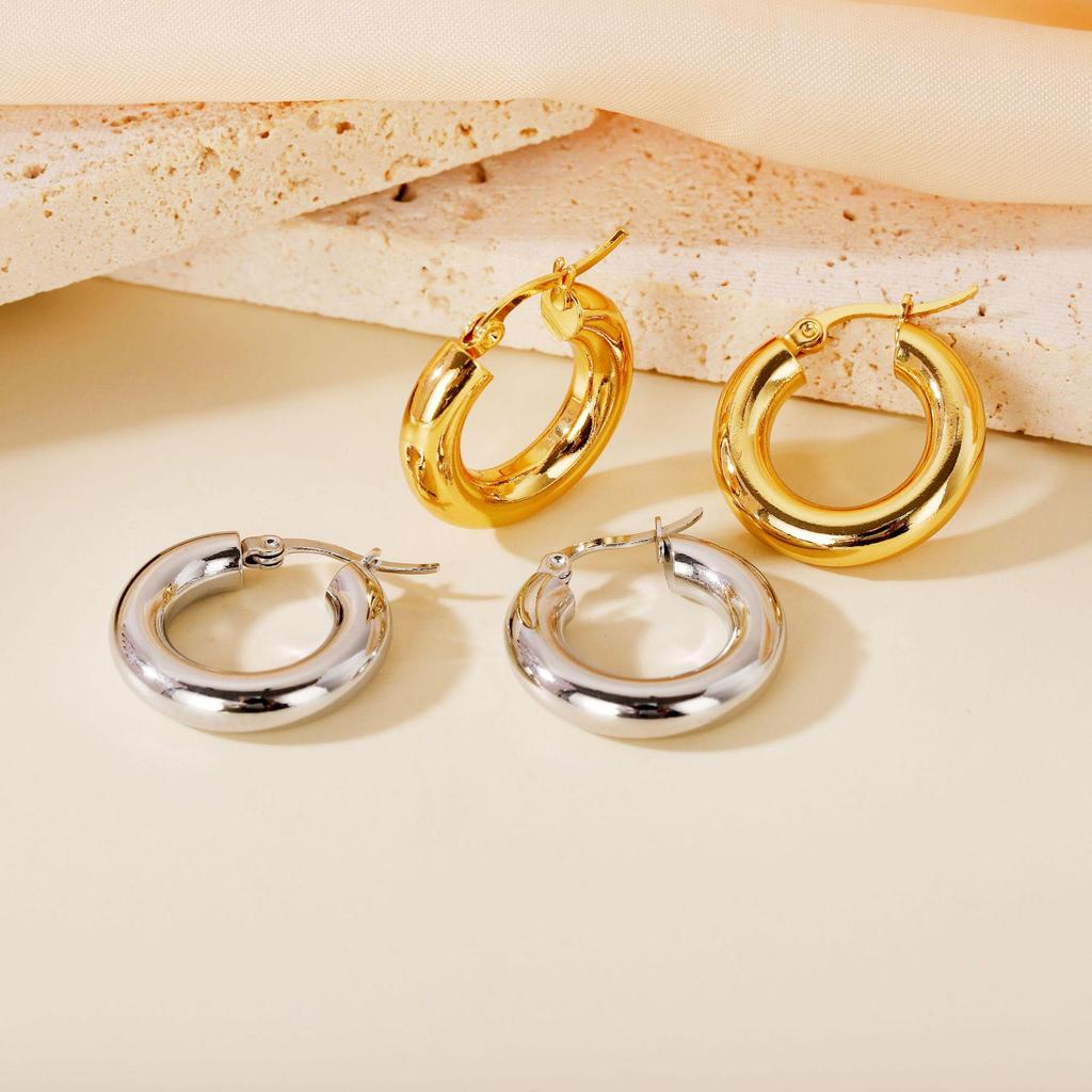 European American Classic Smooth C-Shaped Hoop Titanium Steel Retro Earrings for Women
