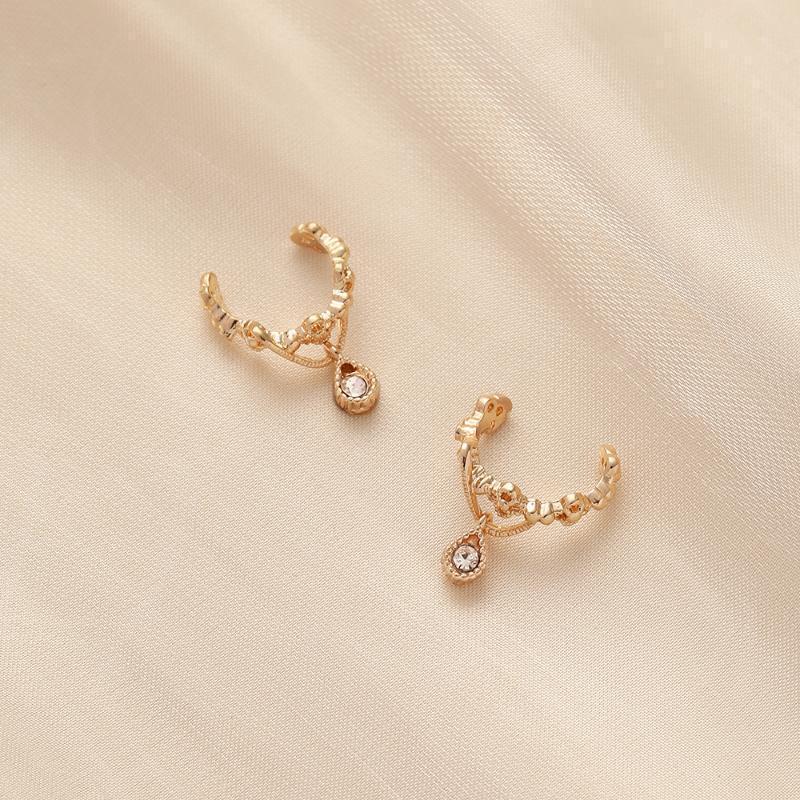 Korean Version Of Fashionable Jewelry Is Exquisite Simple Cute Small Without Ear Holes It Is Full Of Diamonds Ear Clips Earrings