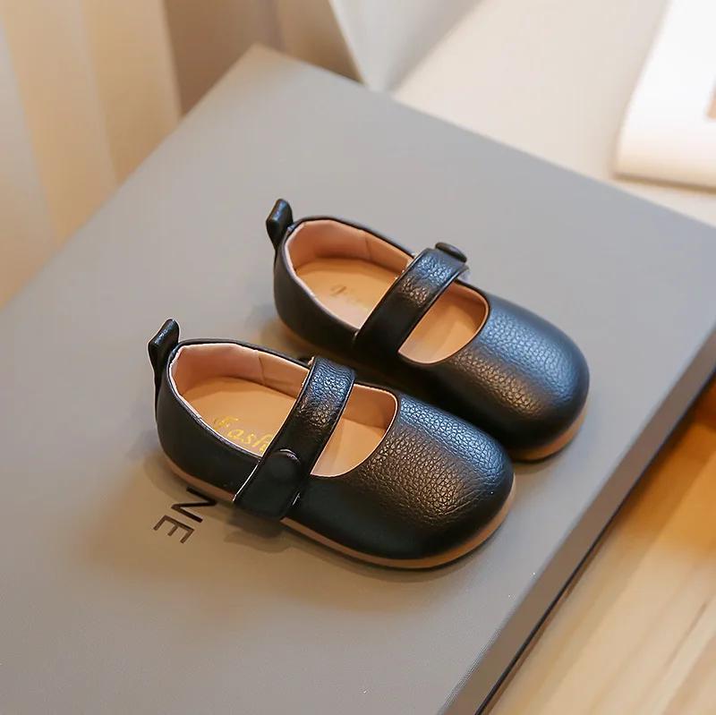 

2024 Детские кожаные туфли для девочек Осень Новая мода Корейский стиль Ретро Мягкая подошва Принцесса Танцевальные Универсальные туфли для платья 23 чёрный