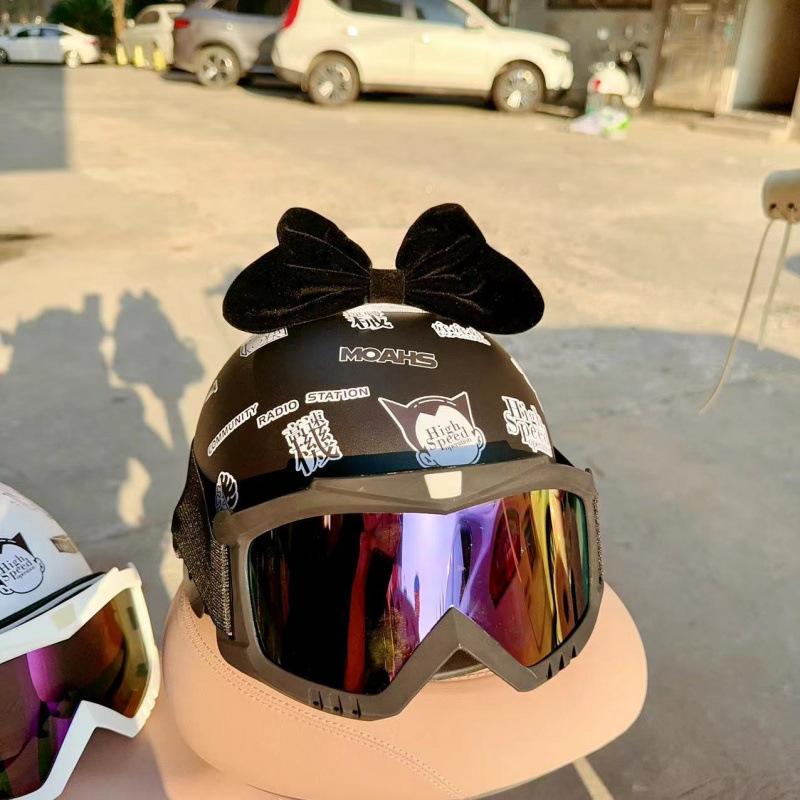 Electric Motorcycle Men's Ski Riding Four Seasons Universal Helmet Helmets