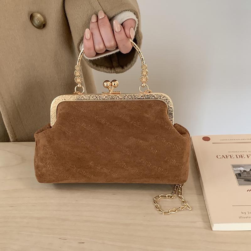 New Vintage Handbag Shell Lock Bags Chic Women's Purse Handmade Lay Bags Stylish Retro Women's Handbags Chain Crossbody Bags