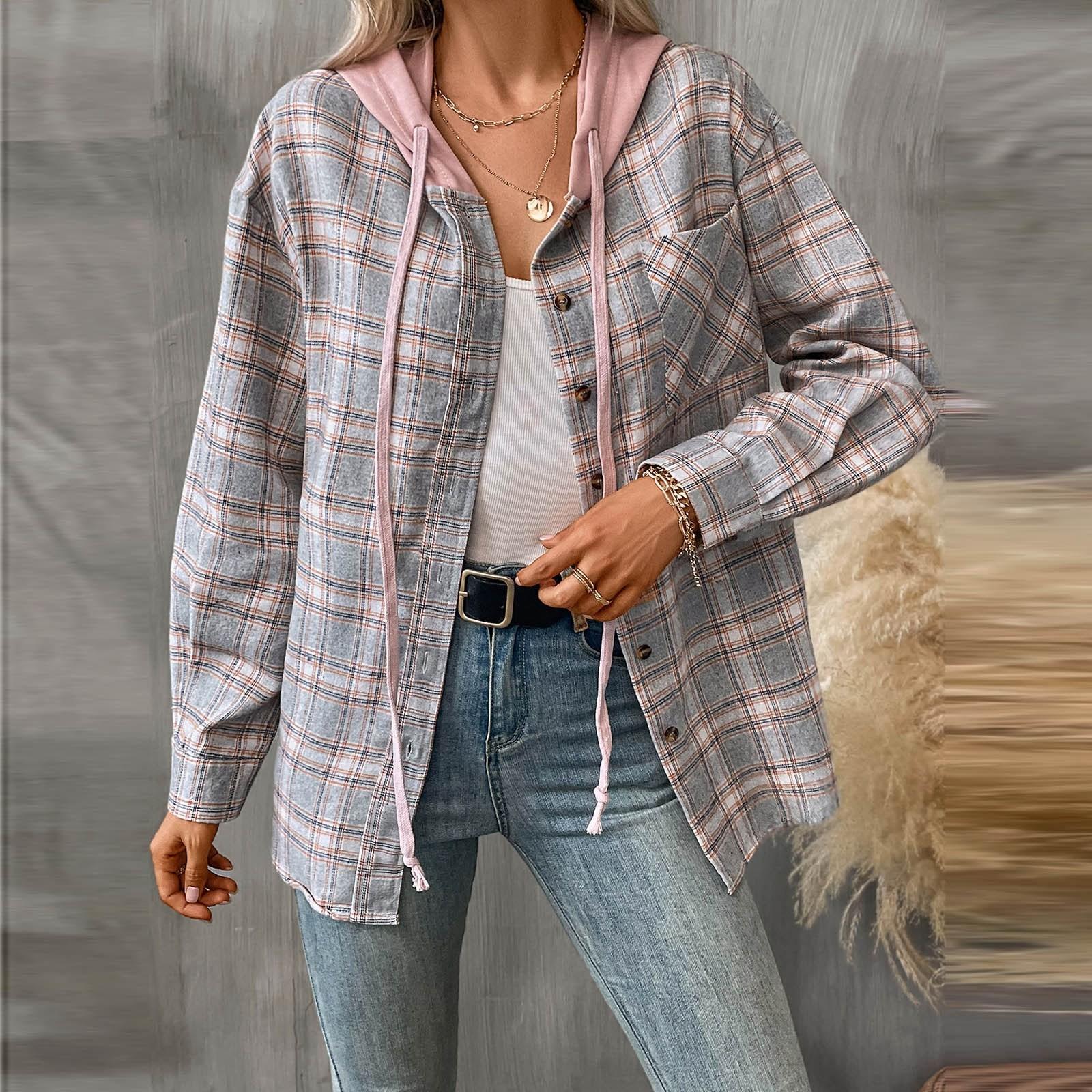 Женская модная широкая клетчатая куртка-рубашка с длинными рукавами и карманами — фото 5