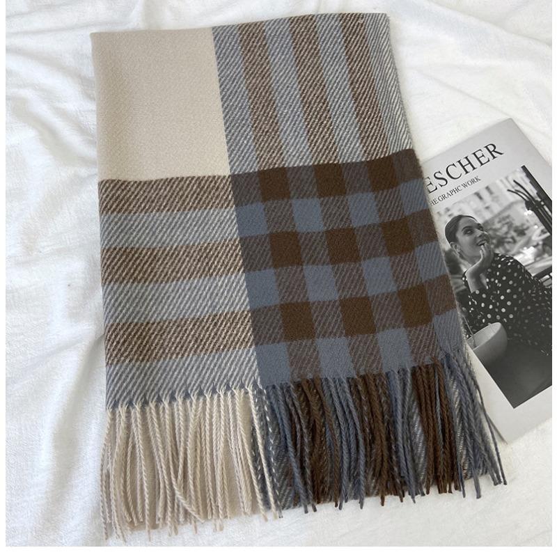 Sciarpa da donna elastica morbida a quadri a righe invernale calda con finiture a nappa, accessorio di moda versatile per uscite casual e clima freddo