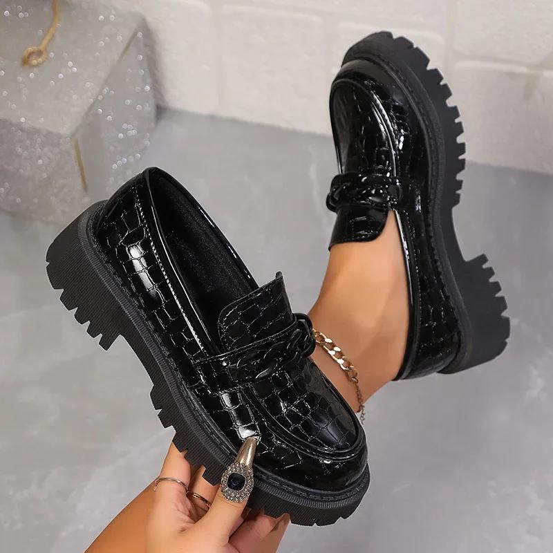 Fashion 2025 Women's Chain Decor Platform Loafers Black Patent Leather Dress Shoes Woman Comfortable Slip On Flat Shoes Zapatos De Mujer