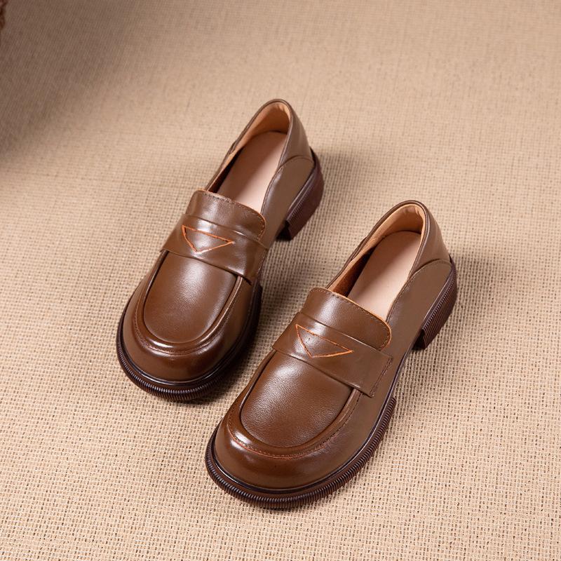 

Женские лоферы из первого слоя коровьей кожи, новая осенняя кожаная обувь на одном педале, с открытой улыбкой, маленькие кожаные туфли, плоские одинарные туфли, женская обувь 40 коричневый